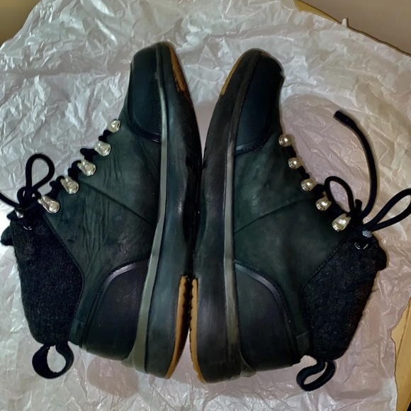 UGG MENS US 7 UK 6 OLIVERT BLACK WATERPROOF LEATHER WOOL HIKER SNOW BOOTS WINTER - Picture 6 of 9